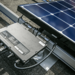 Cómo ahorrar energía con Microinversores Solares: Guía para Principiantes