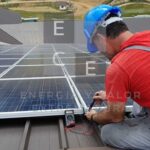 Cómo Instalar un Panel Solar: Una Guía para Obtener la Máxima Eficiencia Energética